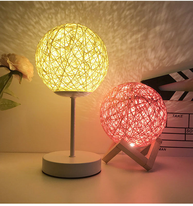 北欧网红台灯ins风卧室床头柜灯生日礼物创意梦幻温馨小夜灯