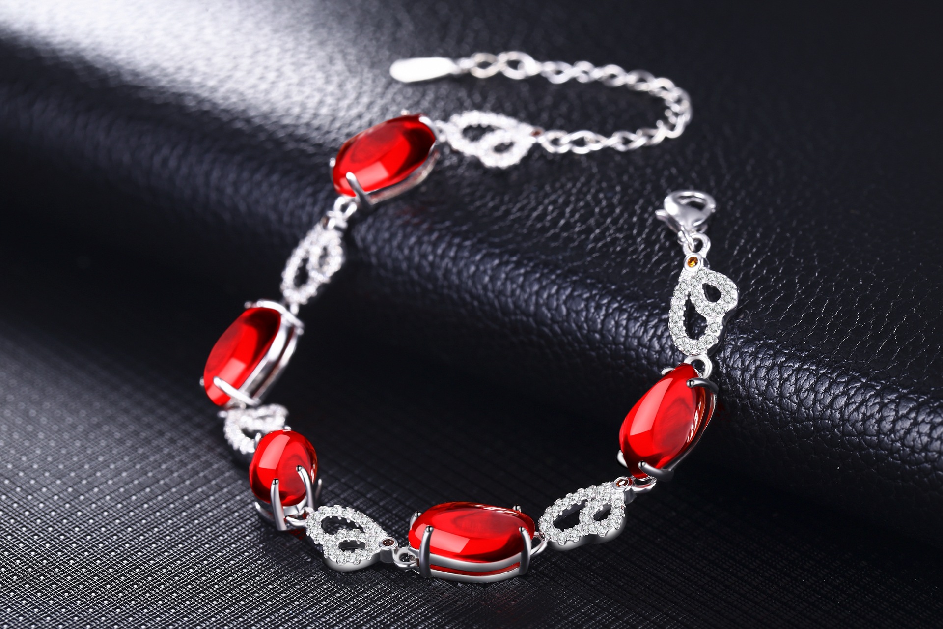 日韩复古百搭手链女红宝石红刚玉镶钻心形时尚高档气质首饰品