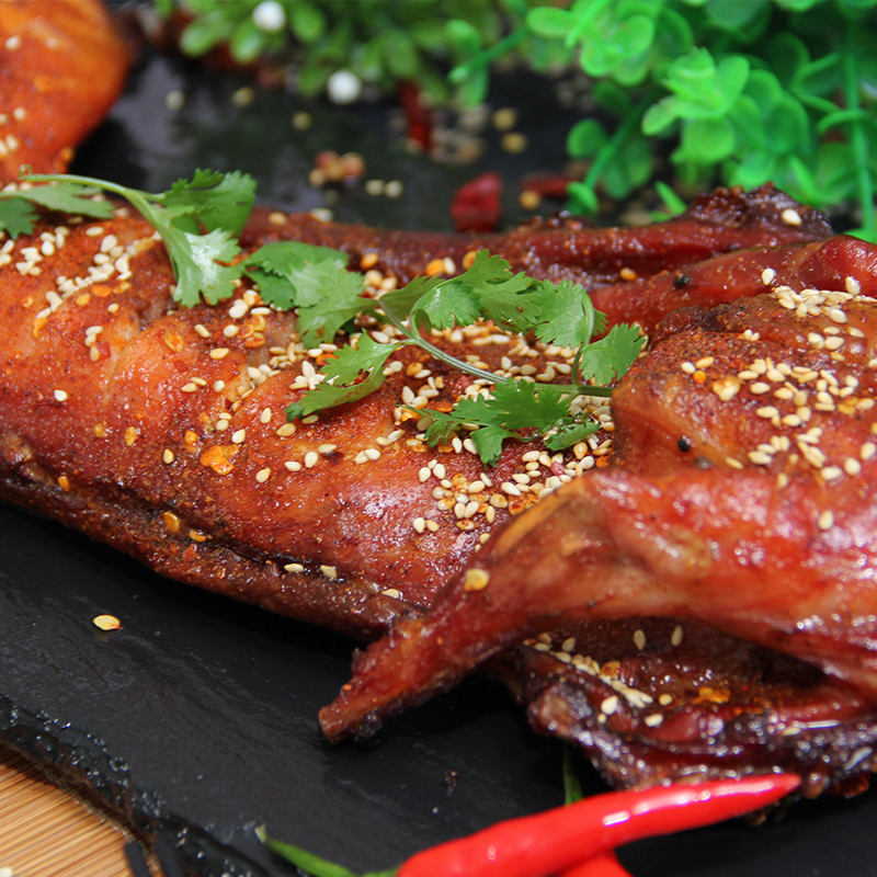 麻辣兔肉550g整只手撕四川特产冷吃兔烤兔熟食小吃可开发票