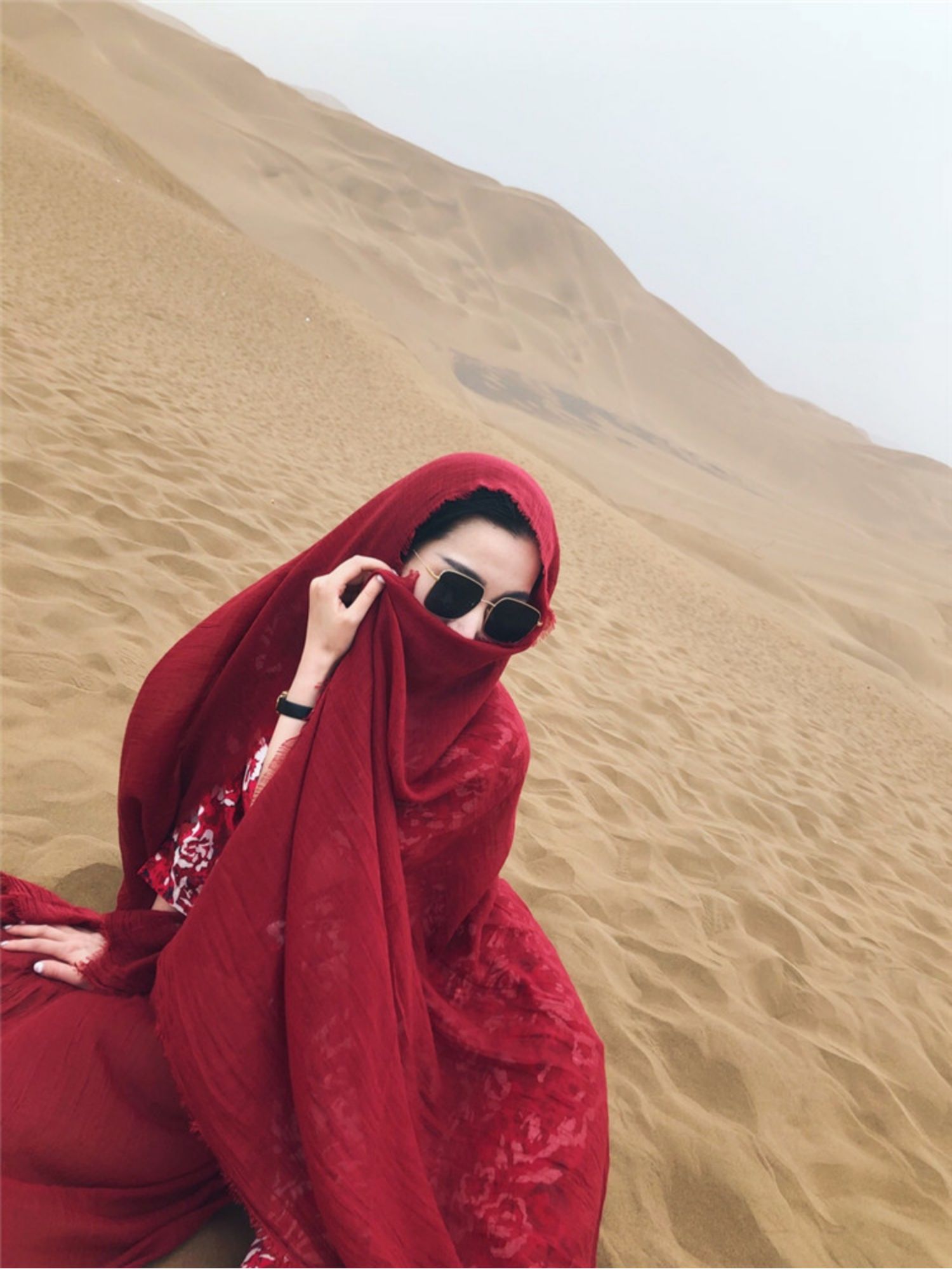 沙漠丝巾拍照图片欣赏图片