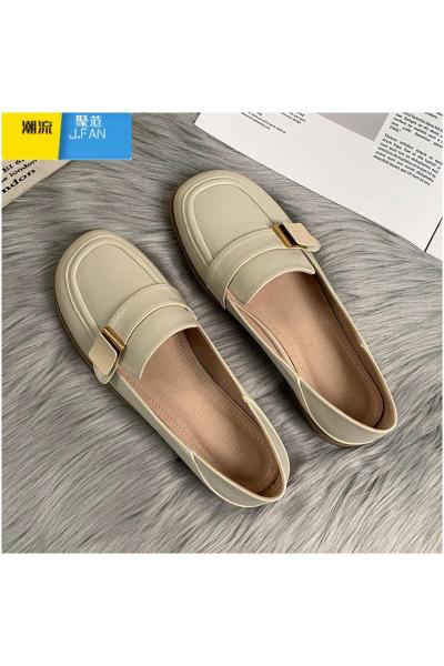 聚范皮版~2023年新款晚晚温柔风配裙子的鞋子平底法式单鞋女