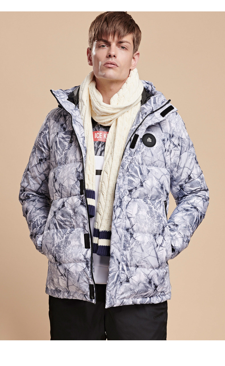 性别:男适用人群:男士吊牌价:739货号:551849301类别:运动羽绒服品牌