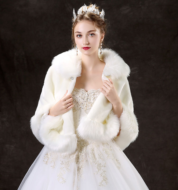 热卖新娘婚纱礼服毛披肩秋冬季结婚伴娘外套长袖白加厚保暖大码斗篷女