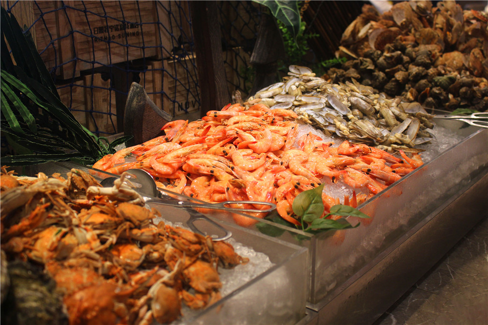 818消暑fun假日照苏宁诺富特酒店四人自助餐含星熠月饼礼盒一盒