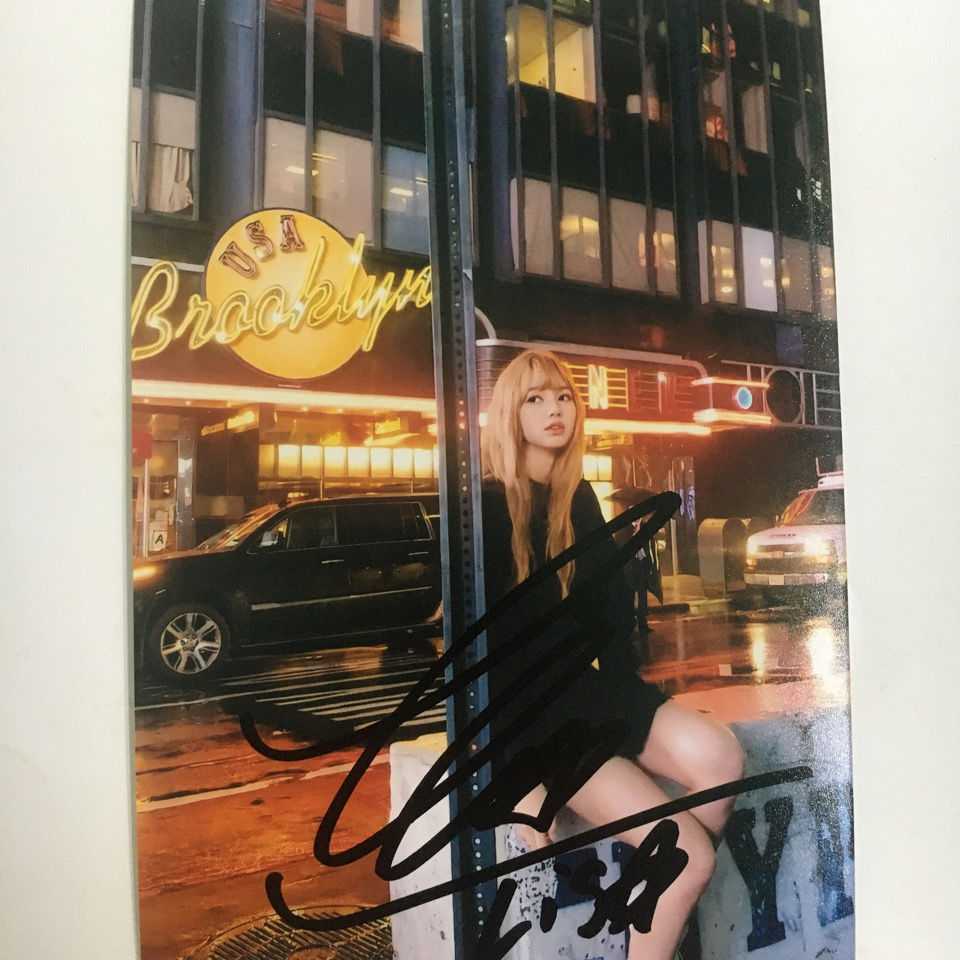 lisa签名照亲笔签名图片