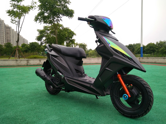 澳派新款改装鬼火摩托车一三代战速迅鹰125cc燃油踏板车助力车150跑车