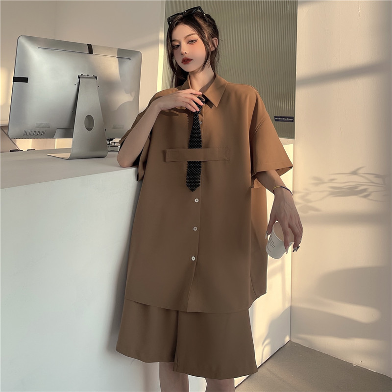 时尚套装女夏季2021年新款ins复古短袖西装衬衫休闲短裤两件套潮黑