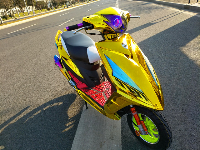 澳派新款改装鬼火摩托车一三代战速迅鹰125cc燃油踏板车助力车150跑车