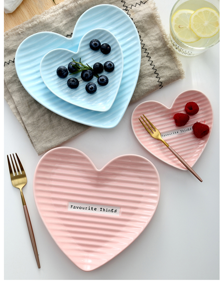 心形盘子粉色陶瓷盘浪漫情侣款蛋糕盘甜品盘创意个性水果盘小号心形盘