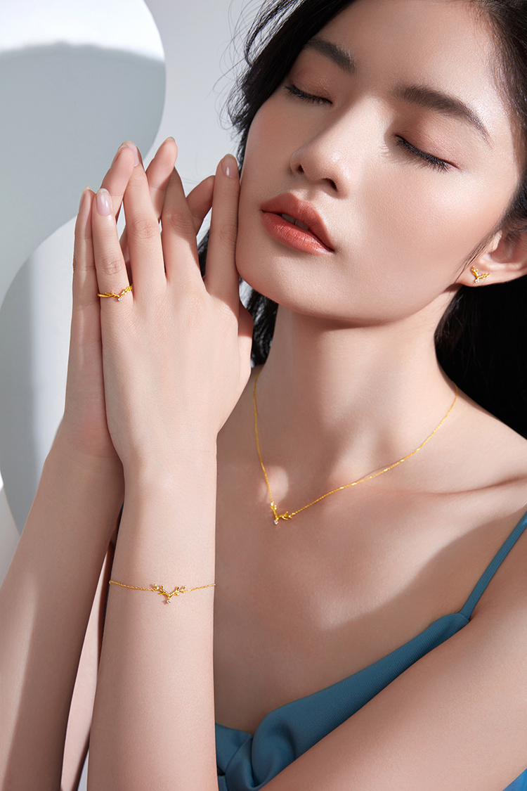 新款周大福17916系列一鹿有你22k金手链nu2183送礼