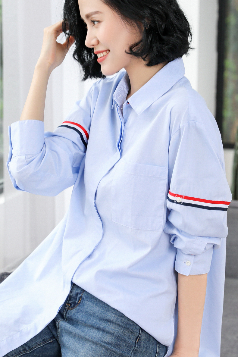 挽袖子或是敞开领口,起码要选一项.