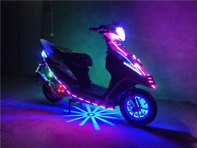 澳派新款改装鬼火摩托车一三代战速迅鹰125cc燃油踏板车助力车150跑车