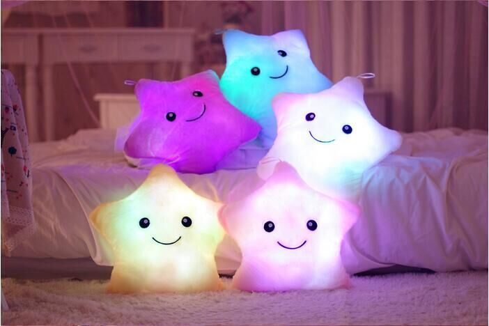 七彩音乐发光抱枕生日礼物女生五角星星公仔夜光娃娃毛绒玩具创意爱心