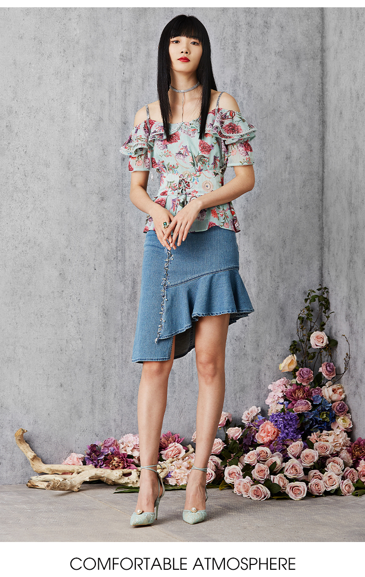 菲儿女装2020夏新款吊带上衣女印花露肩修身超仙衬衫女