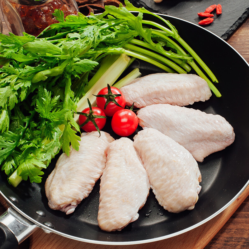 鲜伊品冷鲜鸡翅中300g盒气