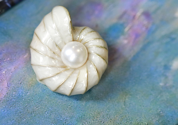 听海 软语复古旧时光感古典配饰 天然珍珠海螺胸针吊坠