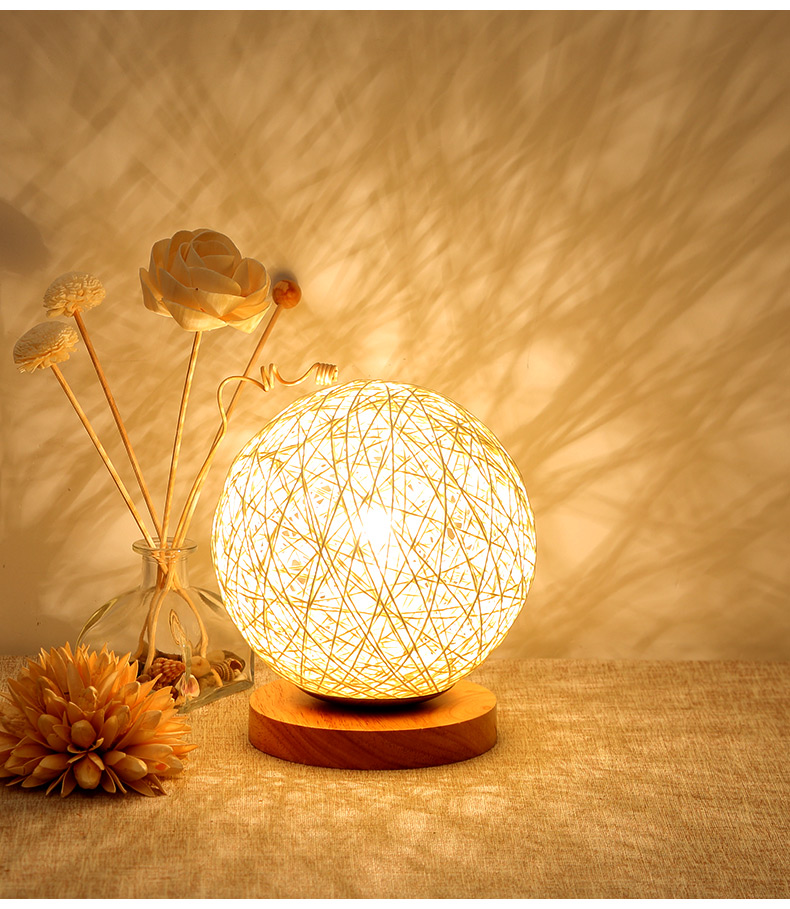 希杰狮王简约现代温馨台灯卧室床头创意浪漫梦幻月球灯