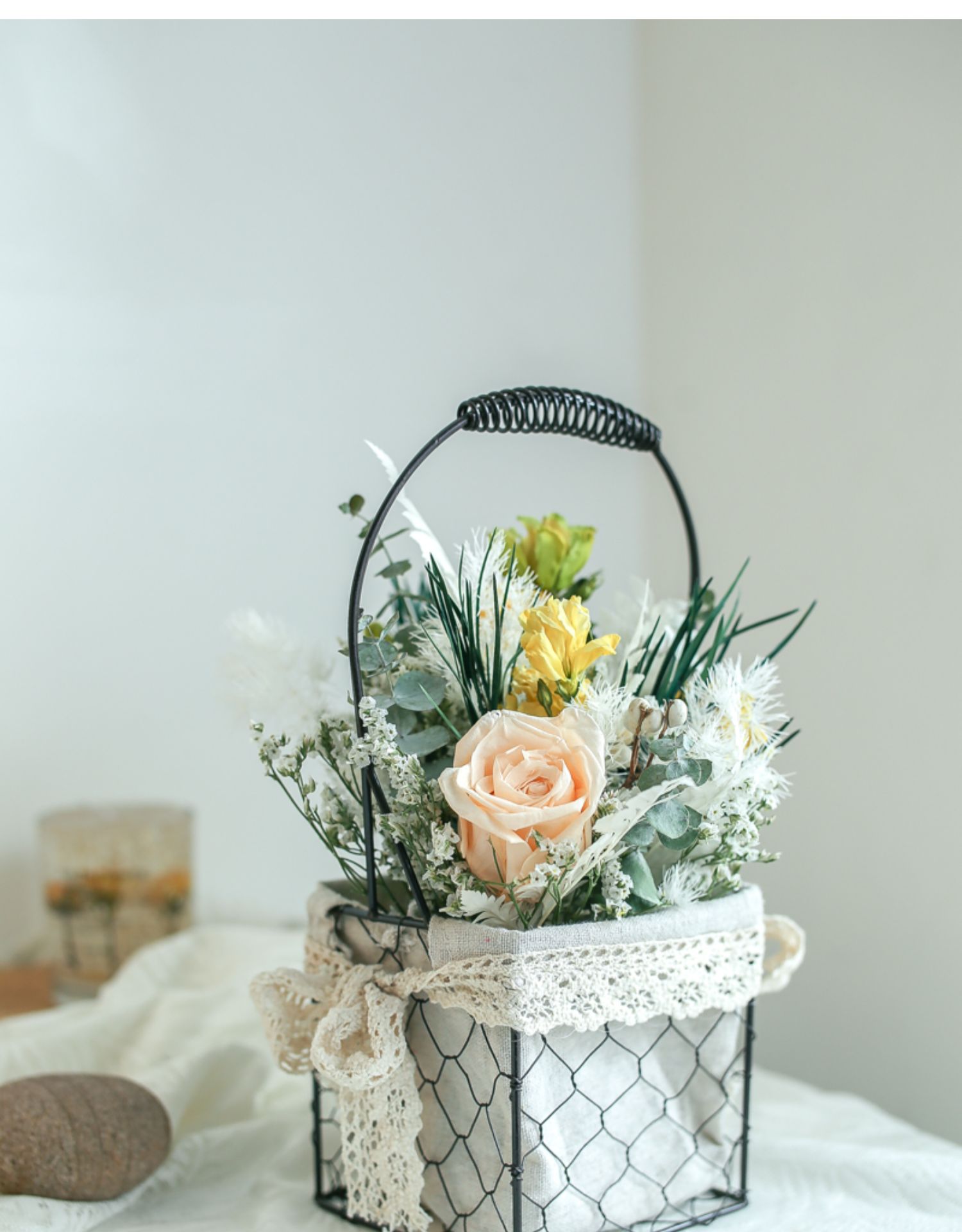 永生花玫瑰花束桌面装饰小清新干花奶茶咖啡店文艺小摆件铁艺花蓝三维