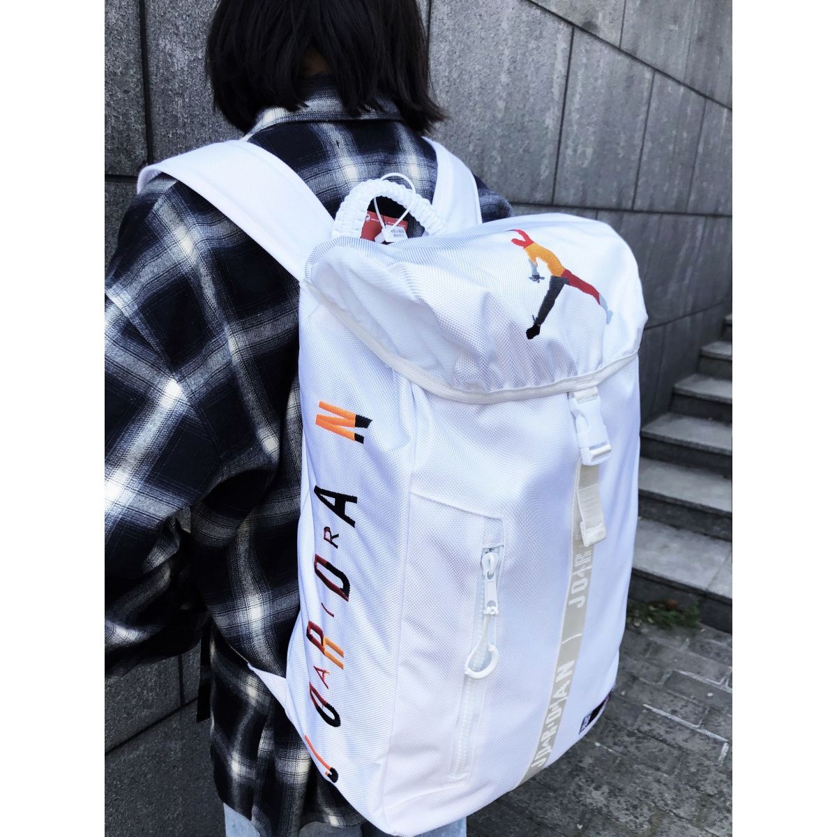 时尚新款男女aj双肩包书包学生背包大容量旅行篮球高中初中电脑包白色