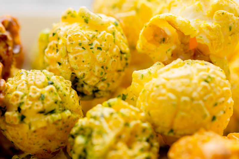 开袋即食奶油爆米花球形袋装多口味可选膨化网红休闲零食礼包批发