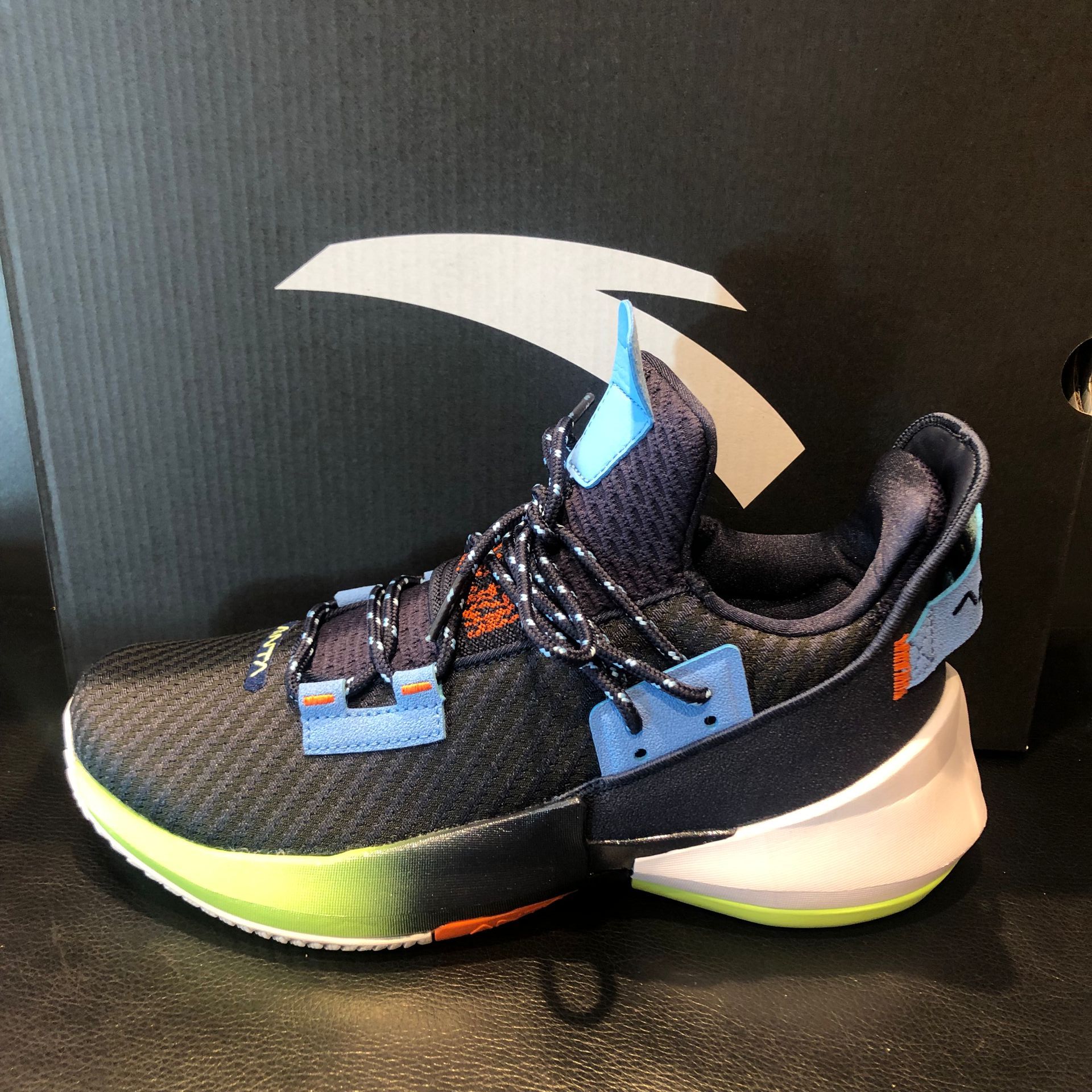 安踏球鞋男款2020春季新款要疯5代低帮外场球战靴鞋112011606