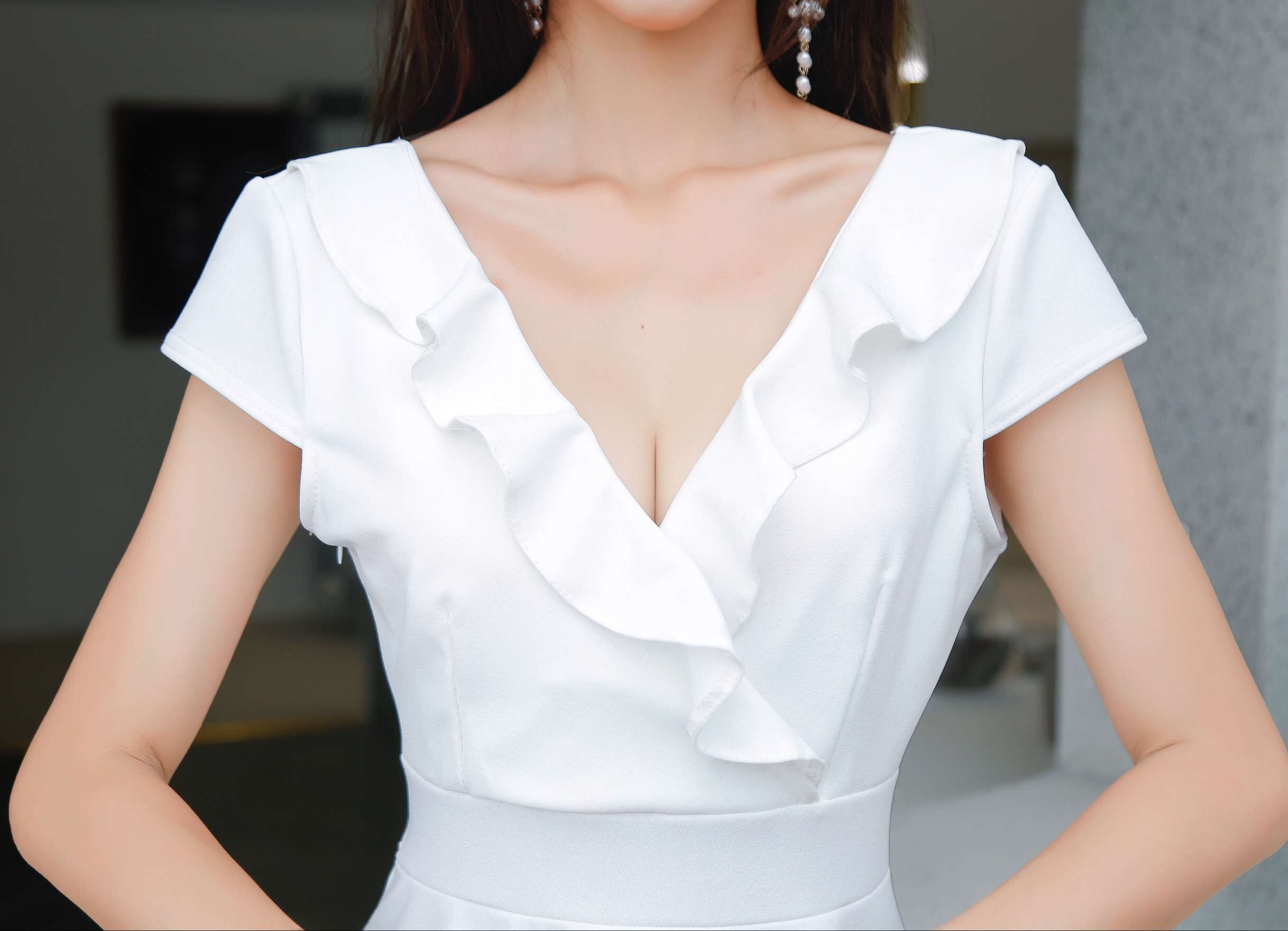 孜牧欧洲站淑女2019时尚新款性感吊带深v荷叶边短袖前后两穿连衣裙