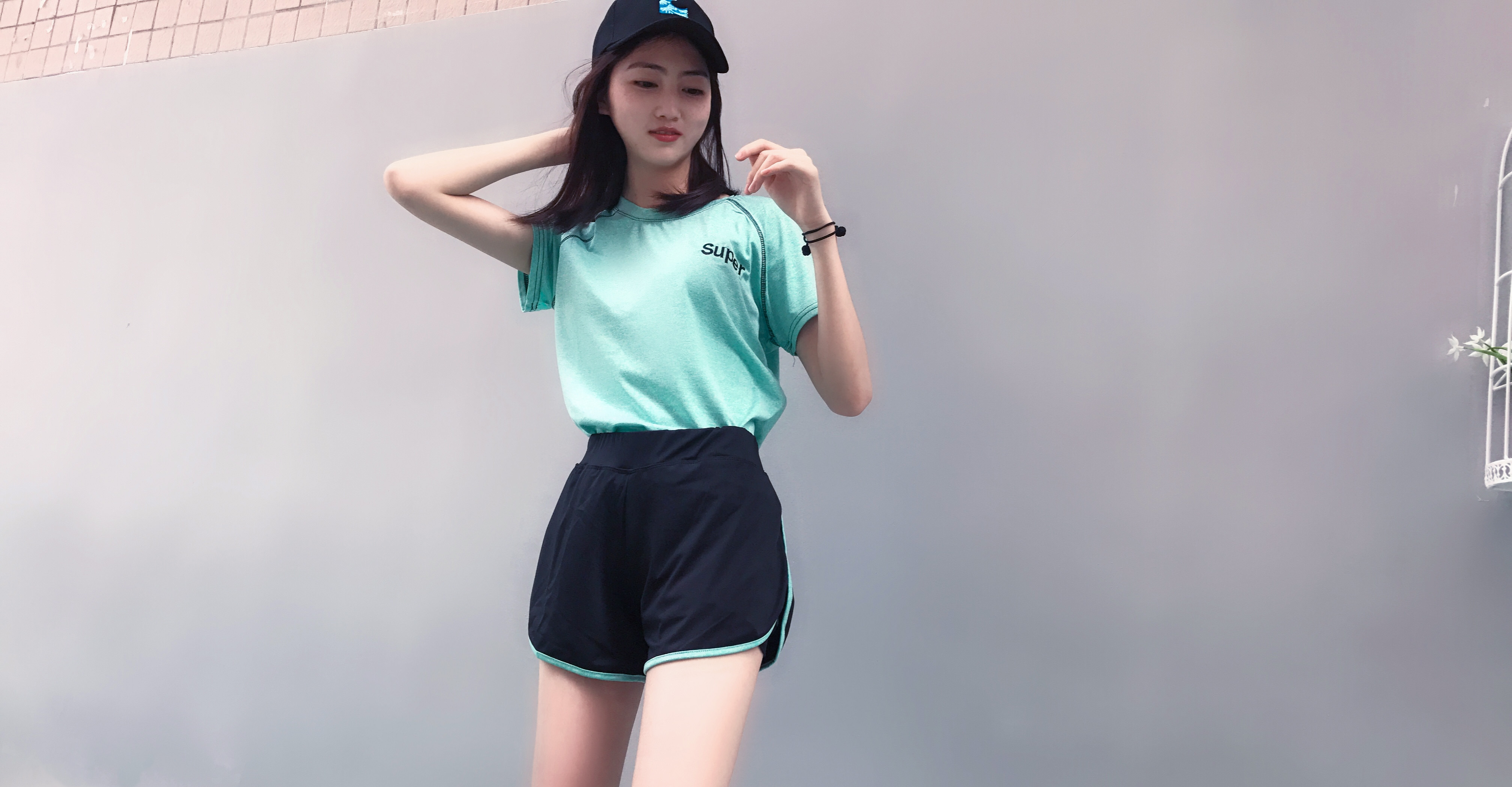 健身房初学者瑜伽服套装女速干裤春夏跑步服运动短袖假两件短裤