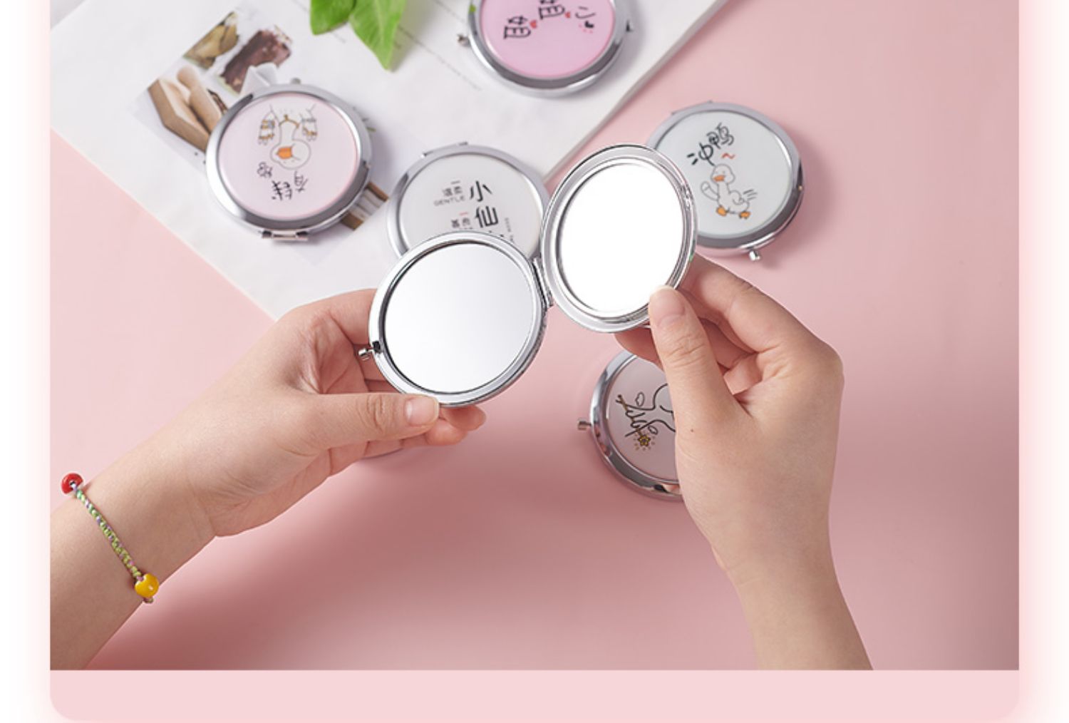 小镜子随身携带双面小号手持女学生宿舍化妆镜翻盖式便携可爱折叠