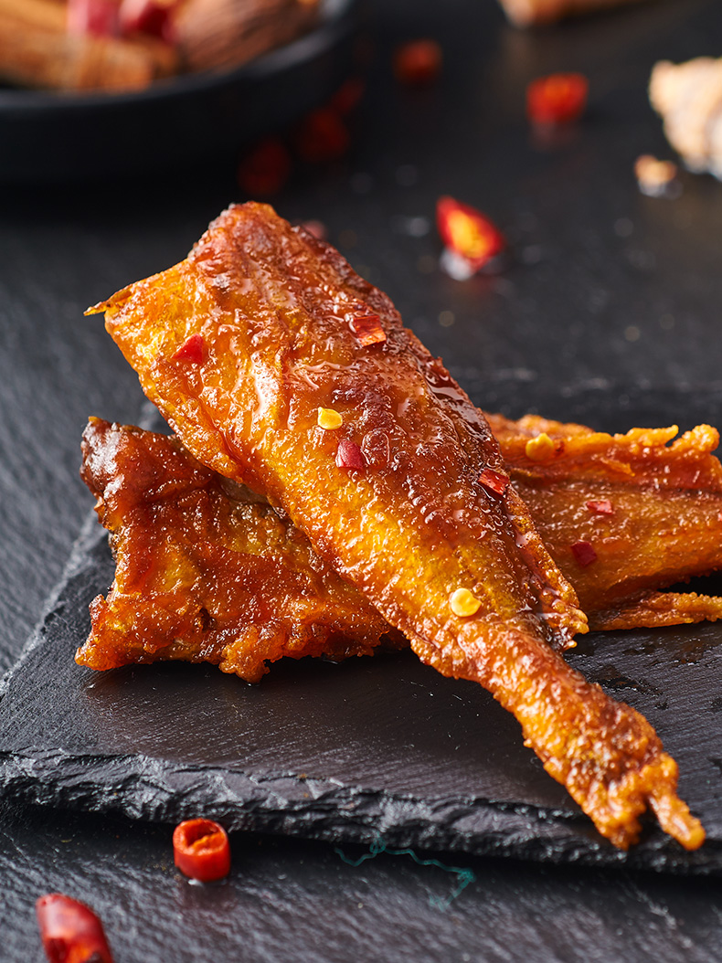 来伊份香辣味小黄鱼125g袋海味即食小吃零食海鲜鱼干休闲食品苏宁超市