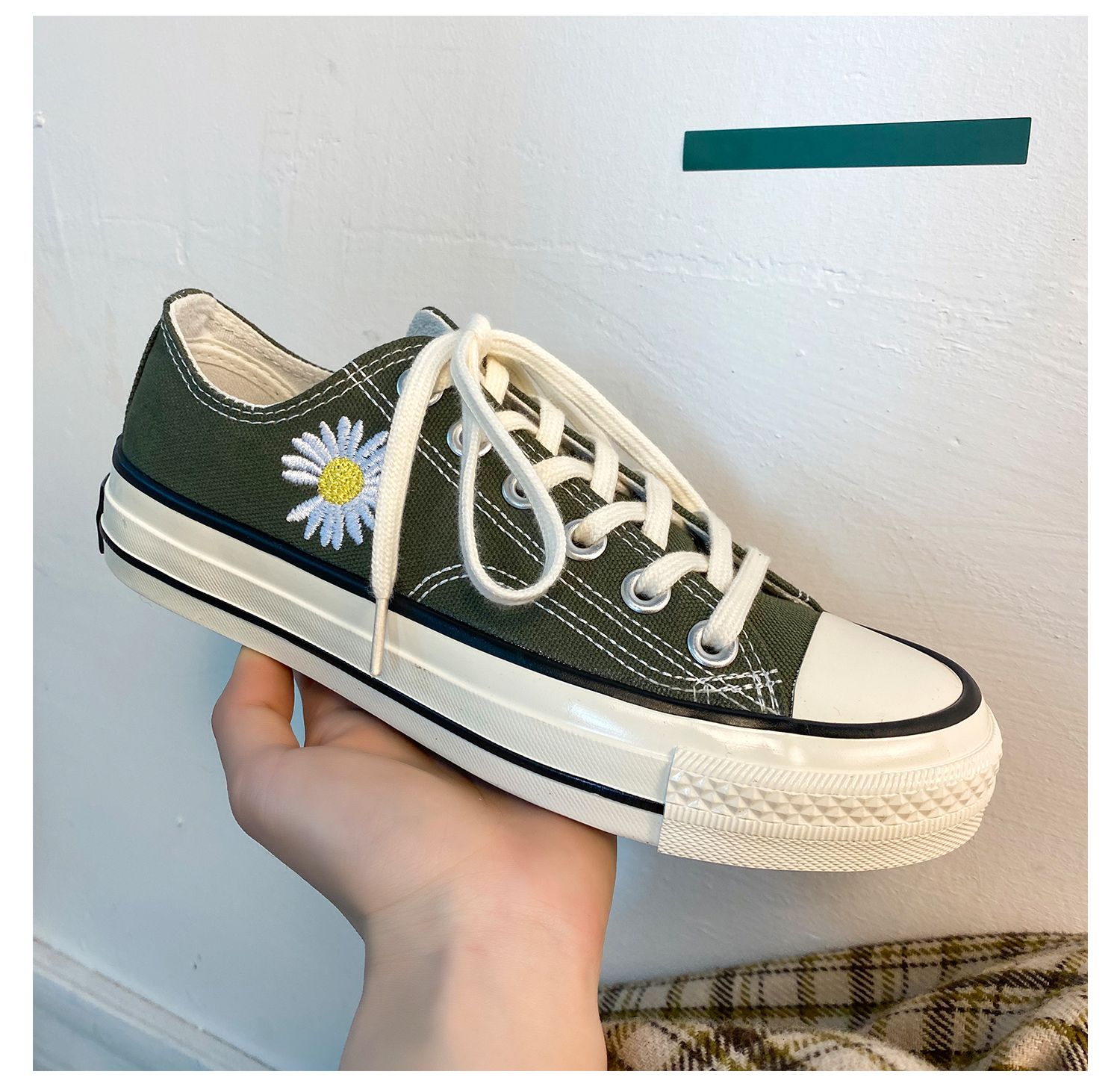 尗卡1970s小雏菊帆布鞋女低帮2020年新款鞋子女学生百搭ins潮板鞋