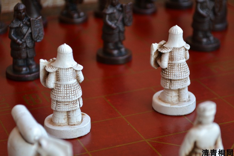 因乐思(yinlesi)仿古中国象棋立体棋子大号台式棋盘兵马俑象棋创意