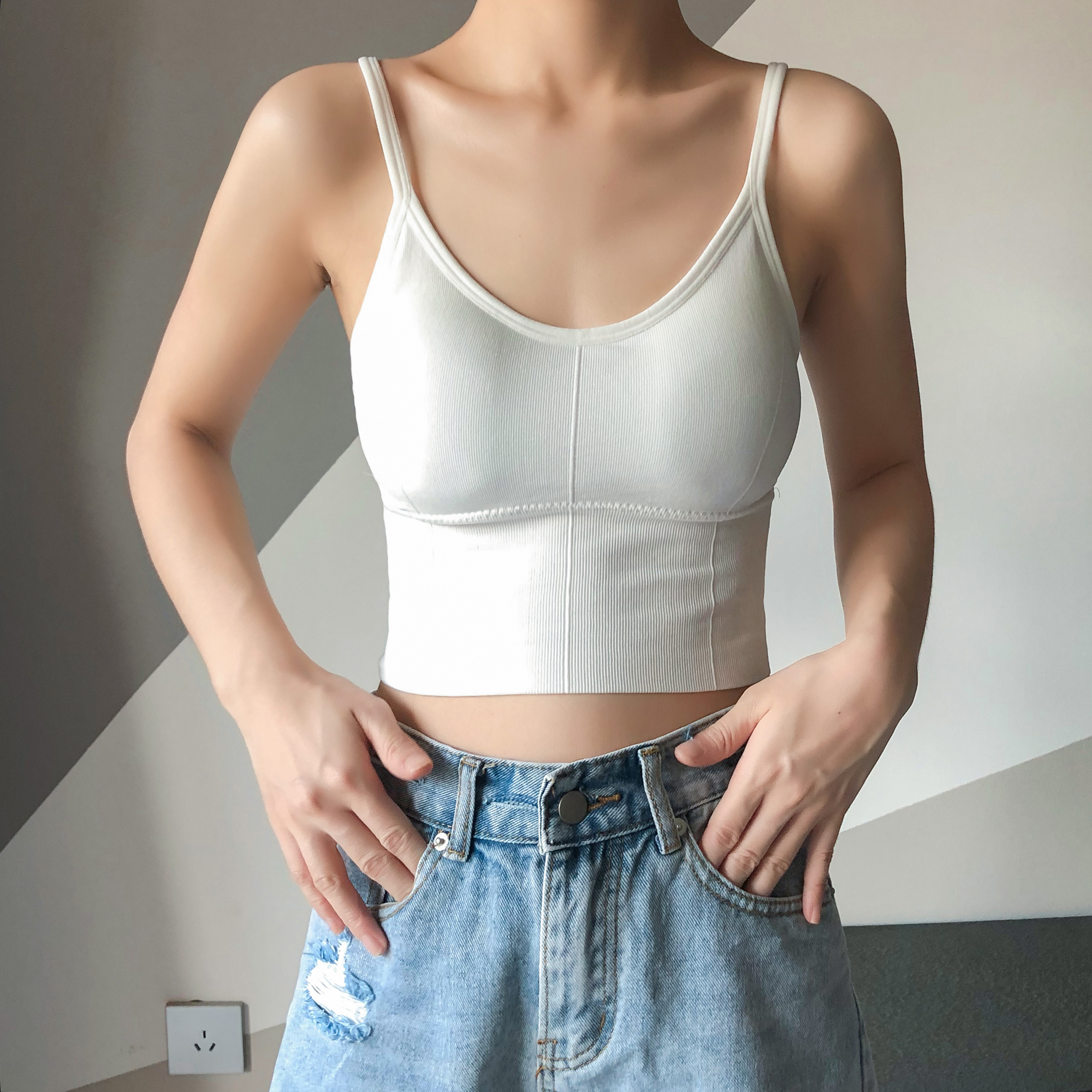 述雅运动内衣女显胸小春秋网红美背内搭吊带背心黑色裹胸抹胸束腰上衣