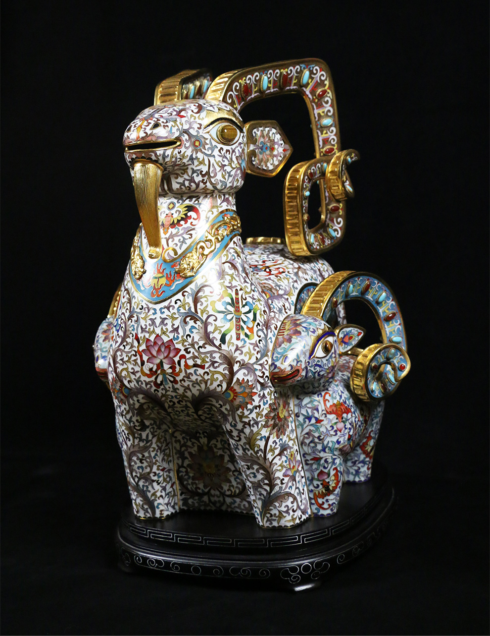 张同禄陶瓷艺术品家居摆件送自己现代中式景泰蓝羊眉吐气中艺堂收藏品