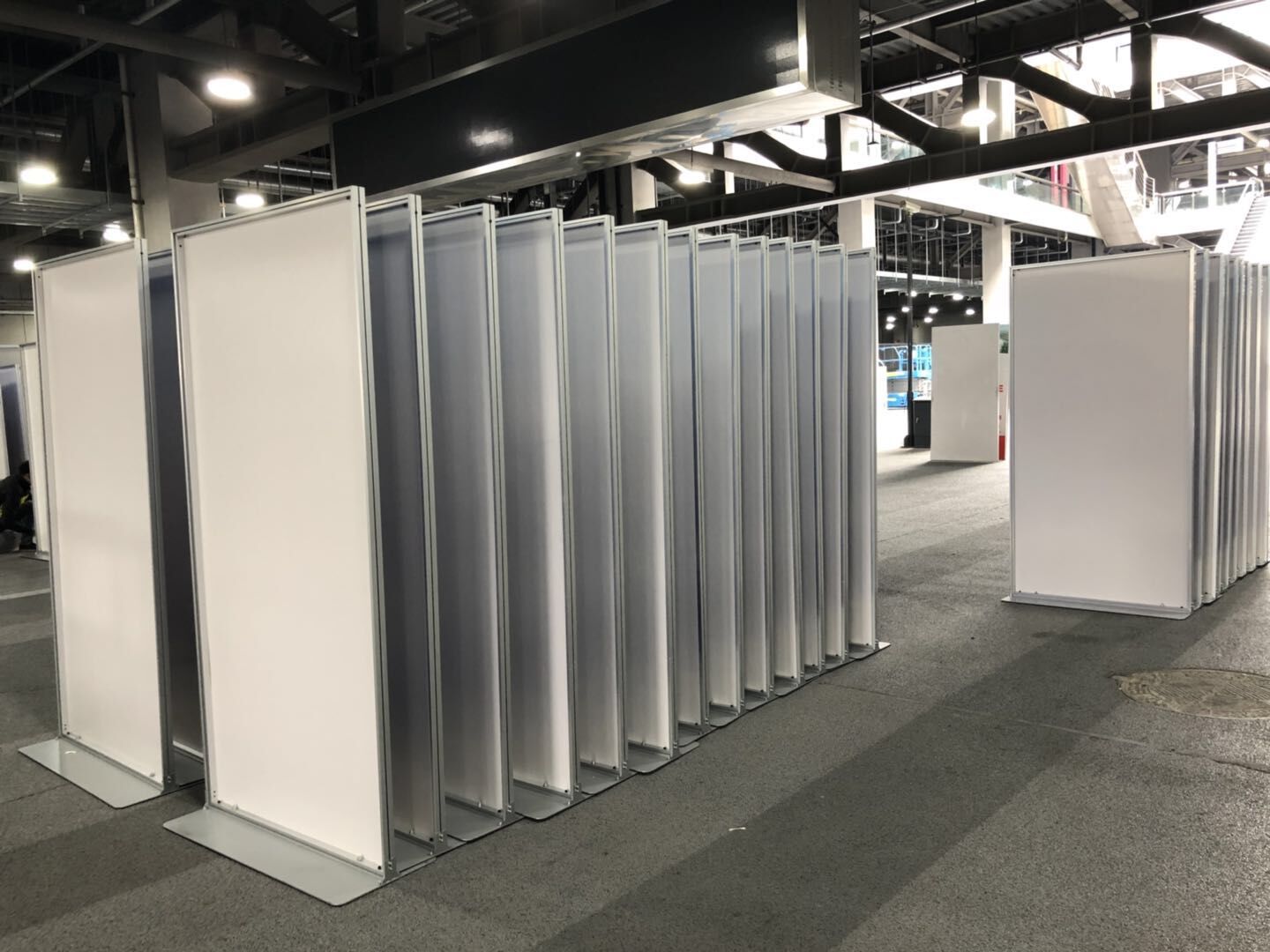 超级新品 丽屏/立式展架闪电客广告立牌/广告展架/指示牌/铝合金立牌