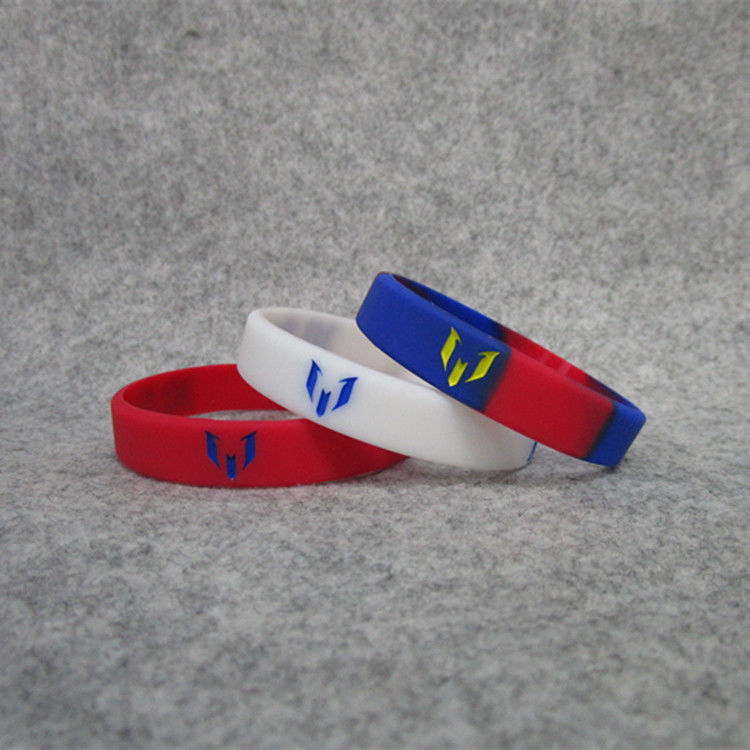 足球巴塞10号球星梅西阿根廷签名夜光运动手环硅胶腕带球迷饰品o5