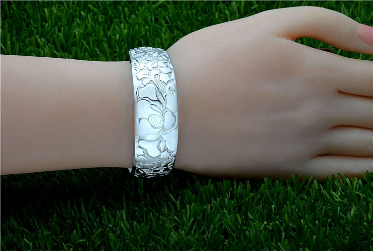 佰黛2019年 s999足银 爱莲说 宽版开口手镯 简约时尚百搭 莲花手环