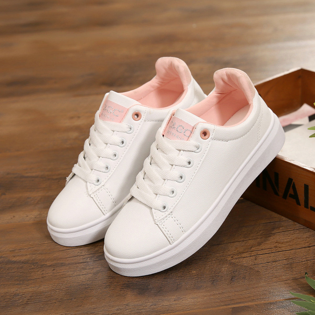 大童小白鞋女秋季中小学生平底鞋12休闲运动鞋13女童韩版15岁板鞋