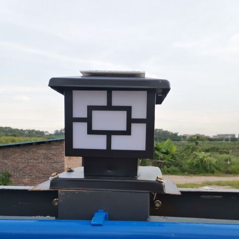 市政工程建筑工地专用太阳能围挡灯围栏灯柱头灯围墙灯围挡柱头灯黑色