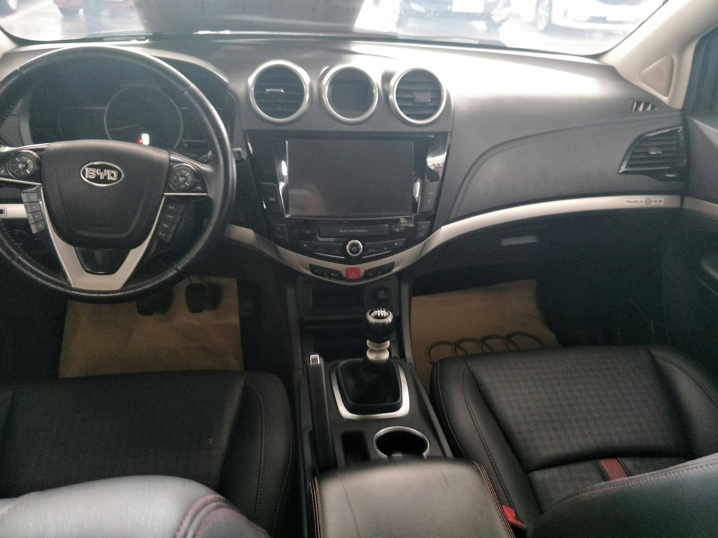 订金销售2015款比亚迪s715t升级版手动尊贵型分期购二手汽车