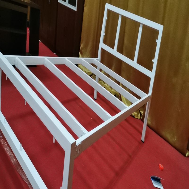 辉月家具实用钢木床