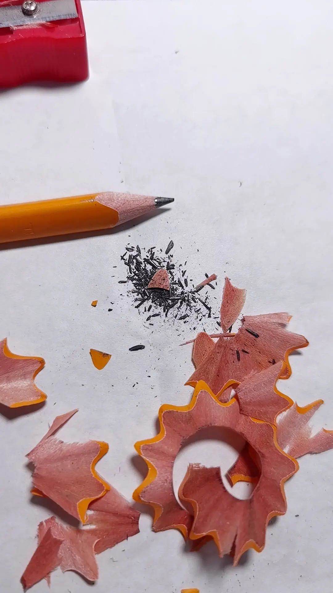 喻娄金属耐用削笔刀粗三角常规铅笔通用金属锌合金双孔削笔器 锌合金