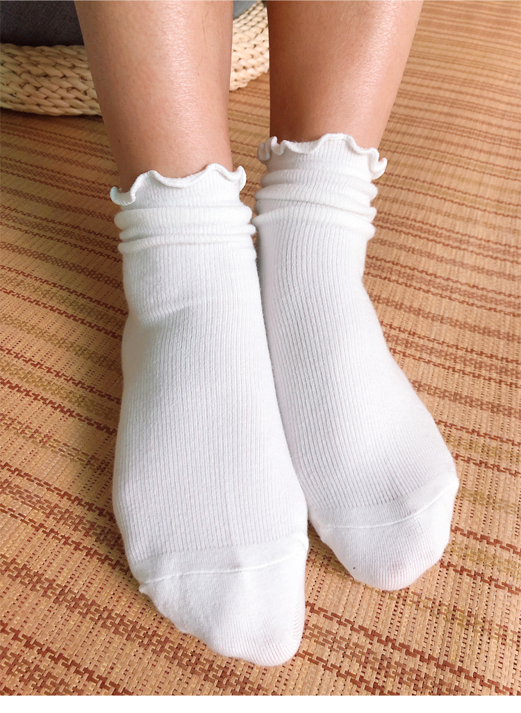 秋冬季日系木耳边中筒袜花边白袜子女学院风小清新学生袜子女 卓思哲