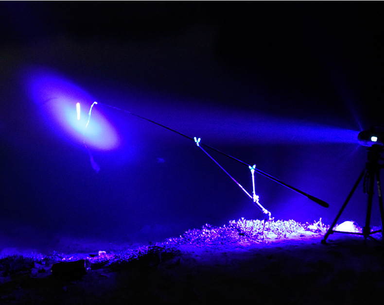 四光源钓鱼灯夜钓白光蓝光紫光灯超亮鱼灯拉饵灯变焦充电钓灯