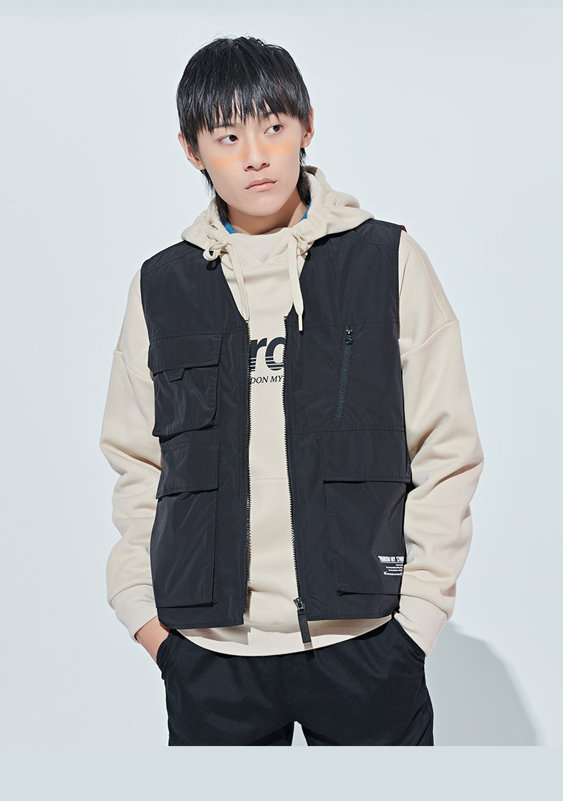 361男士运动单马甲男秋冬季轻薄短款时尚潮流工装无袖背心外套