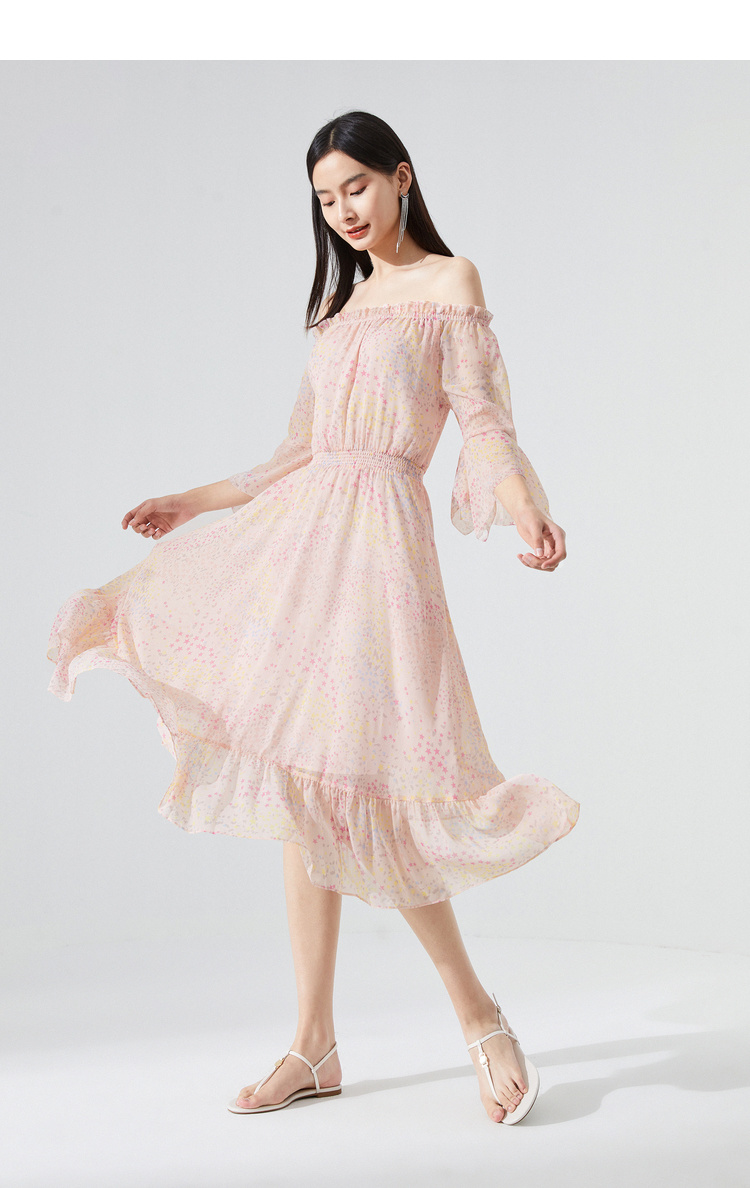 太平鸟星星纹样连衣裙女2020春装新款仙女碎花连衣长裙