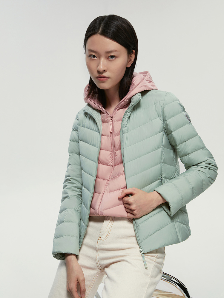 波司登2020年新款短款轻便柔肤羽绒服女轻薄冬季外套b00131006