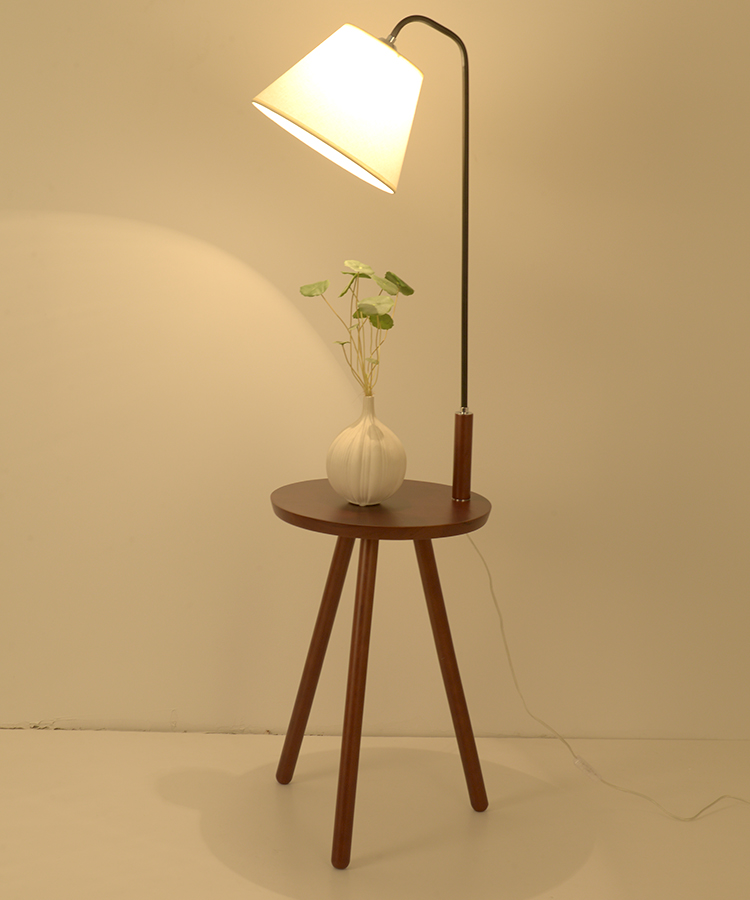 落地灯卧室床头北欧落地灯客厅卧室床头灯实木日式沙发茶几创意置物