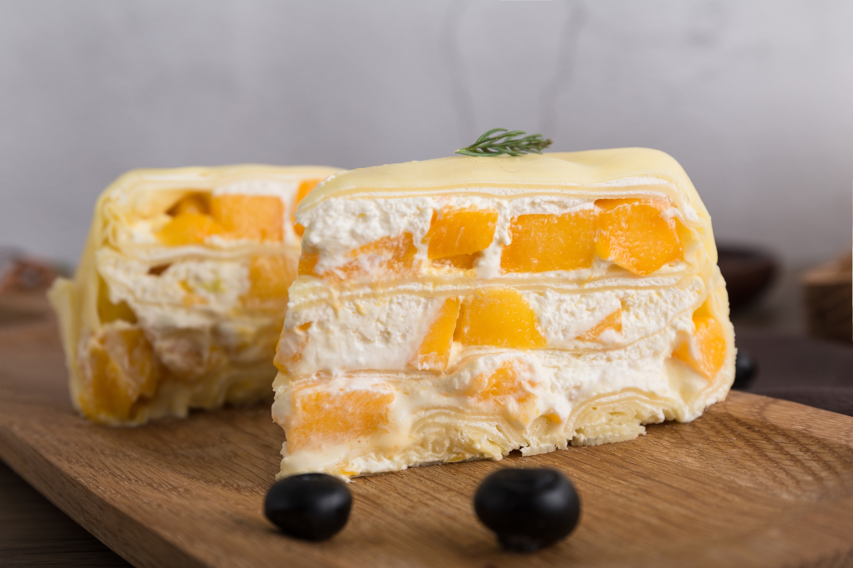 六一儿童节榴莲千层千层蛋糕新鲜现做榴莲芒果千层6寸8寸同城生日蛋糕