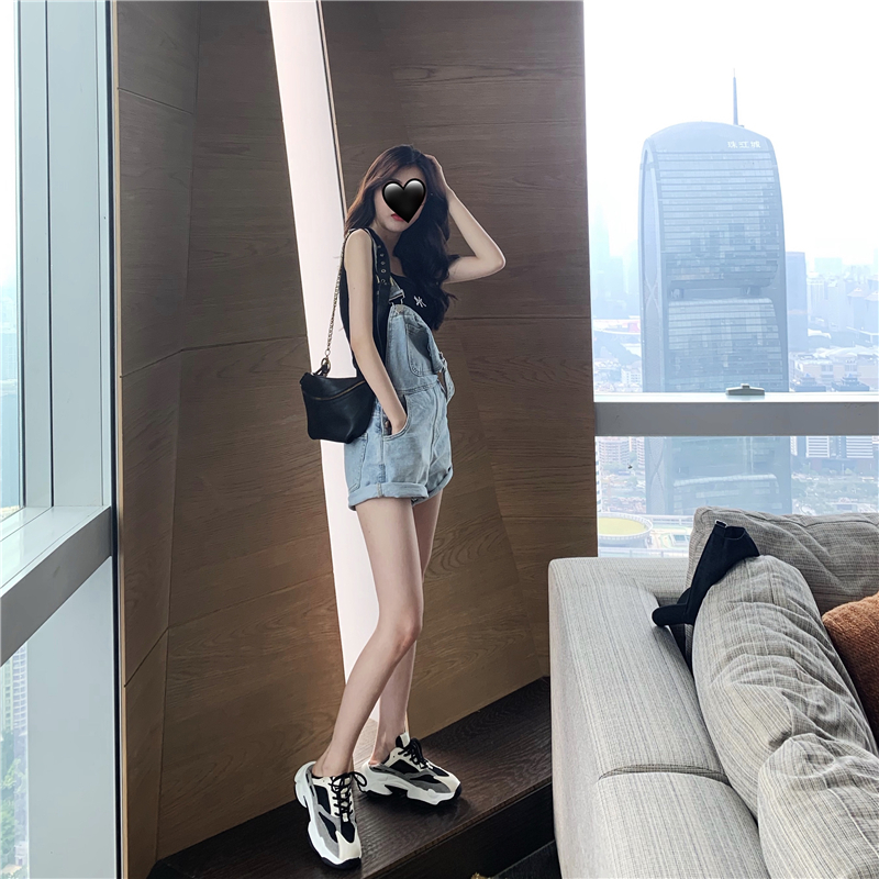 牛仔阔腿吊带短裤女2021春夏新款设计感网红高腰显瘦直筒背带裤潮