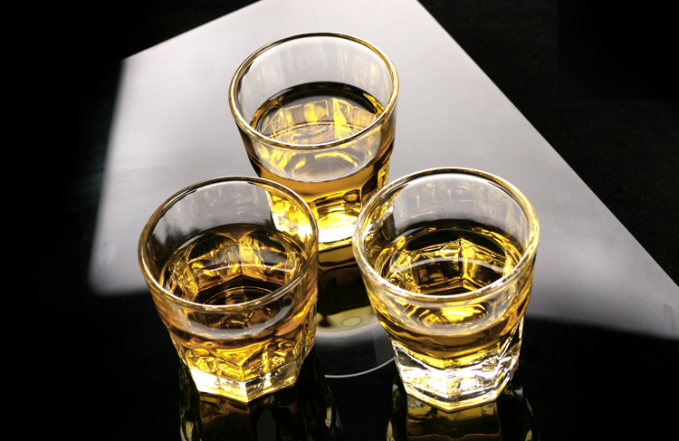 啤酒杯钢化玻璃啤酒杯酒吧ktv八角杯加厚耐热酒杯家用透明水杯小